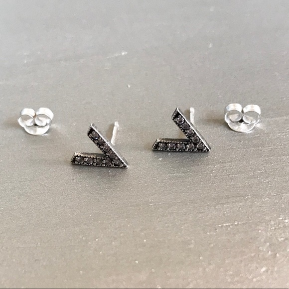 V geometric earrings, 925 Sterling silver - Picture 3 of 4